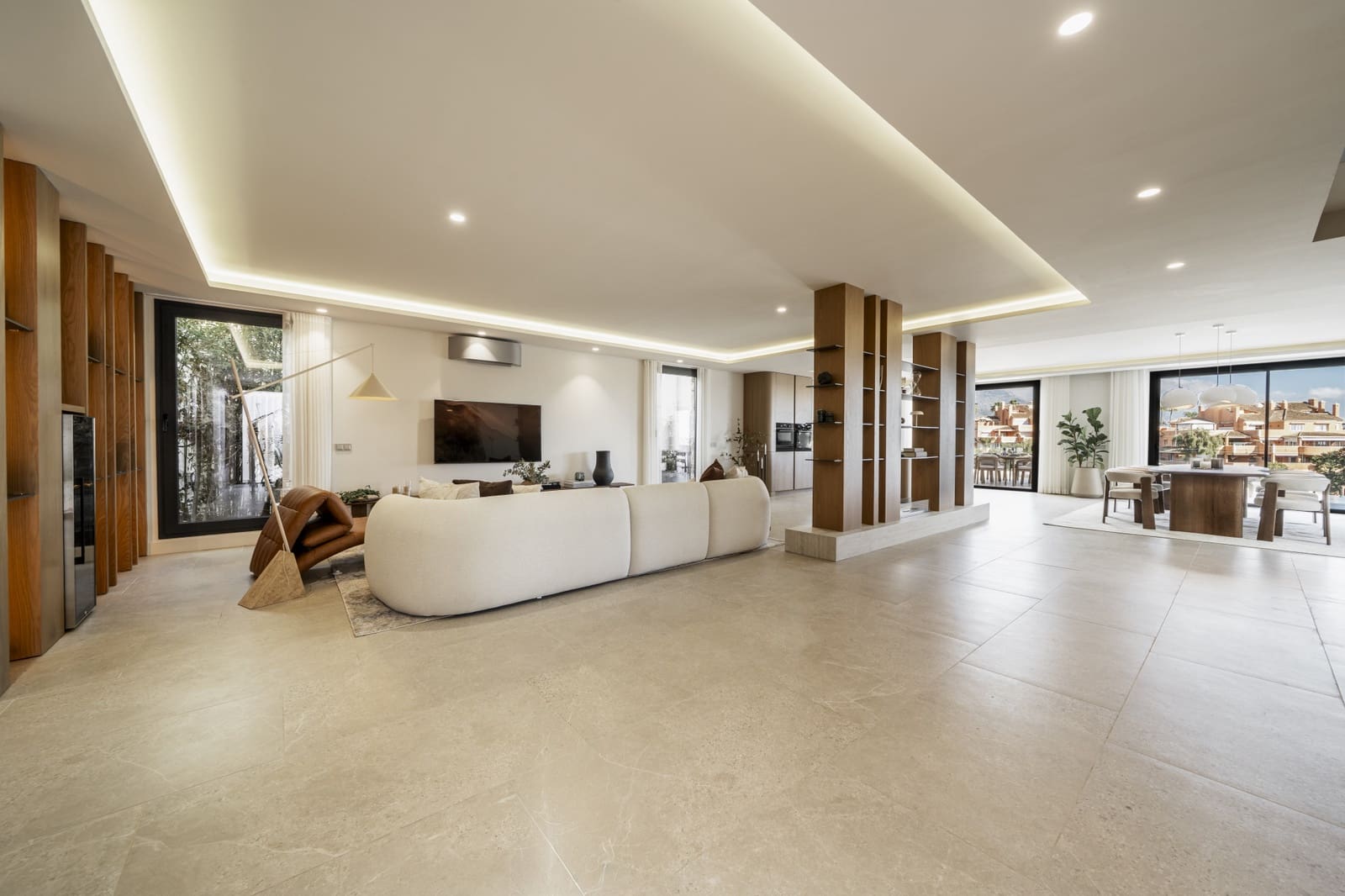 5 bedroom Villa for sale in Nueva Andalucia with pool garage - € 2,475,000 (Ref: 9679577)