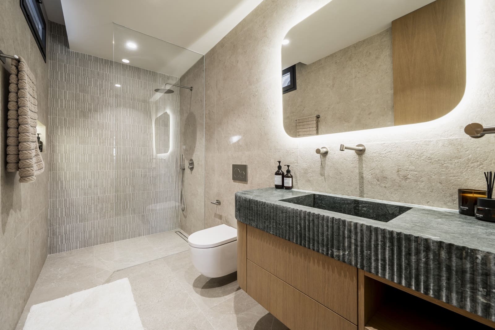 5 bedroom Villa for sale in Nueva Andalucia with pool garage - € 2,475,000 (Ref: 9679577)