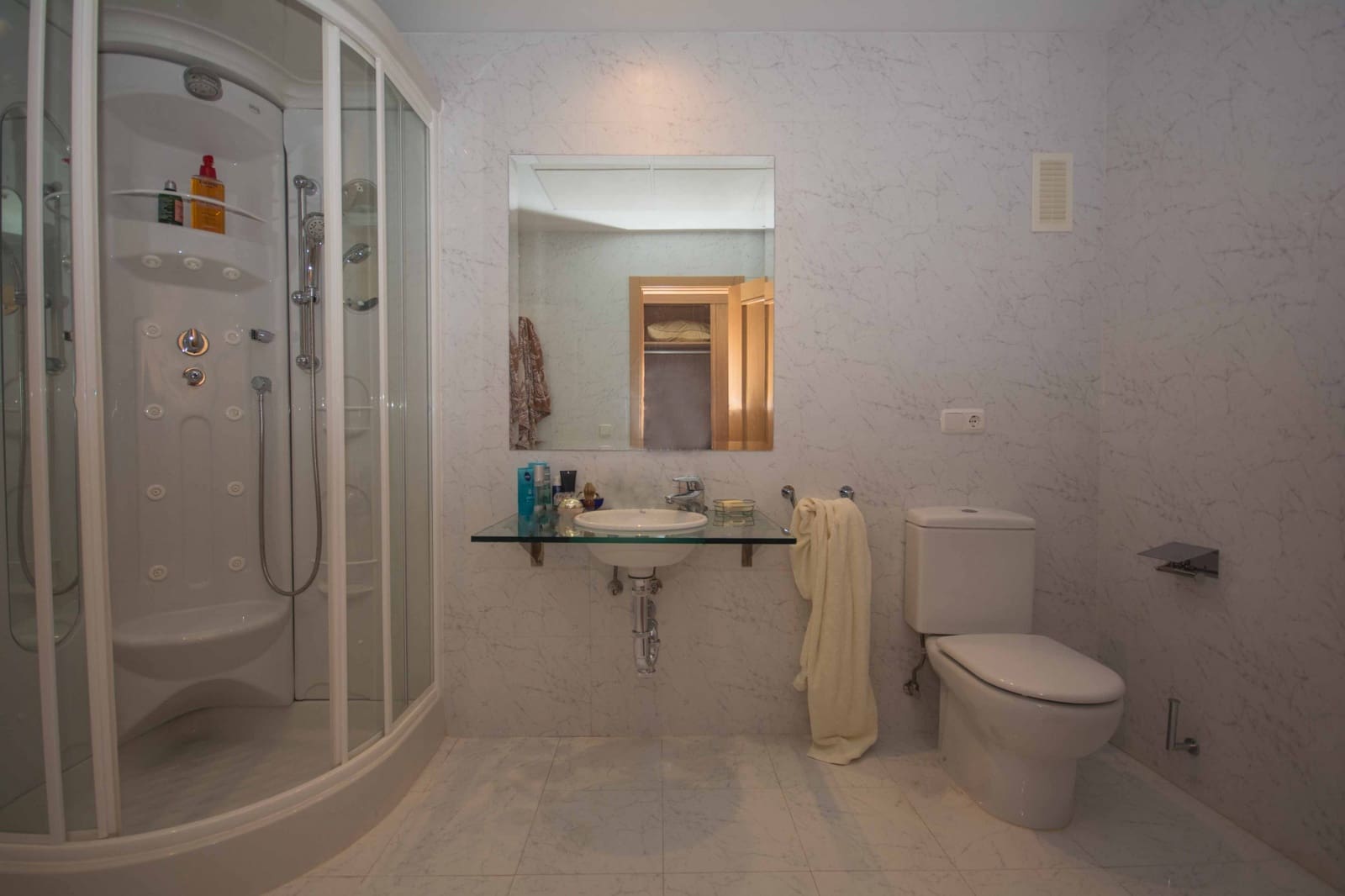 4 sypialnia Apartament na sprzedaż w Estepona z basenem garażem - 1 015 000 € (Ref: 9686190)