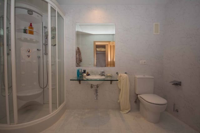 4 chambre Appartement à vendre à Guadalmansa, Estepona avec piscine garage - 845 000 € (Ref: 9686190)