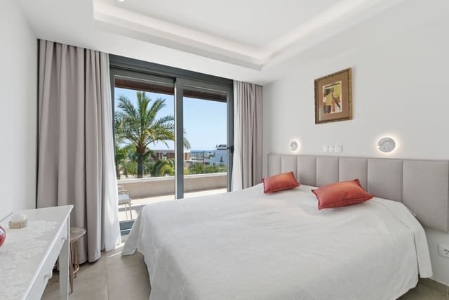 2 sovrum Takvåning till salu i Cancelada, Estepona med pool garage - 699 000 € (Ref: 9698069)