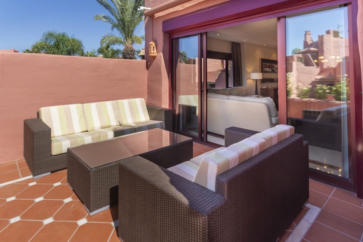 3 Zimmer Penthouse zu verkaufen in Estepona mit Pool Garage - 1.750.000 € (Ref: 9711152)