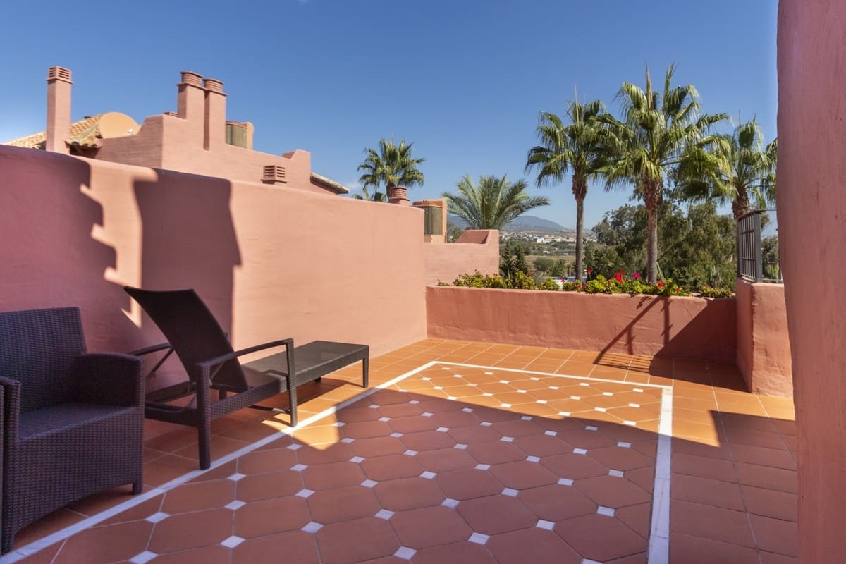 3 Zimmer Penthouse zu verkaufen in Estepona mit Pool Garage - 1.750.000 € (Ref: 9711152)