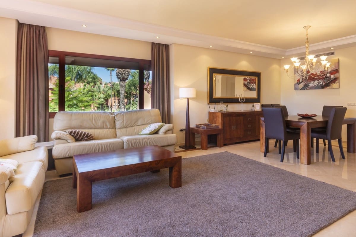 3 Zimmer Penthouse zu verkaufen in Estepona mit Pool Garage - 1.750.000 € (Ref: 9711152)