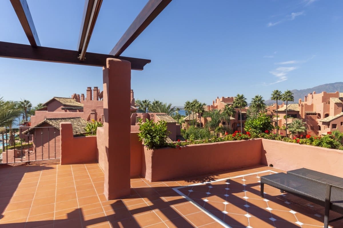3 Zimmer Penthouse zu verkaufen in Estepona mit Pool Garage - 1.750.000 € (Ref: 9711152)