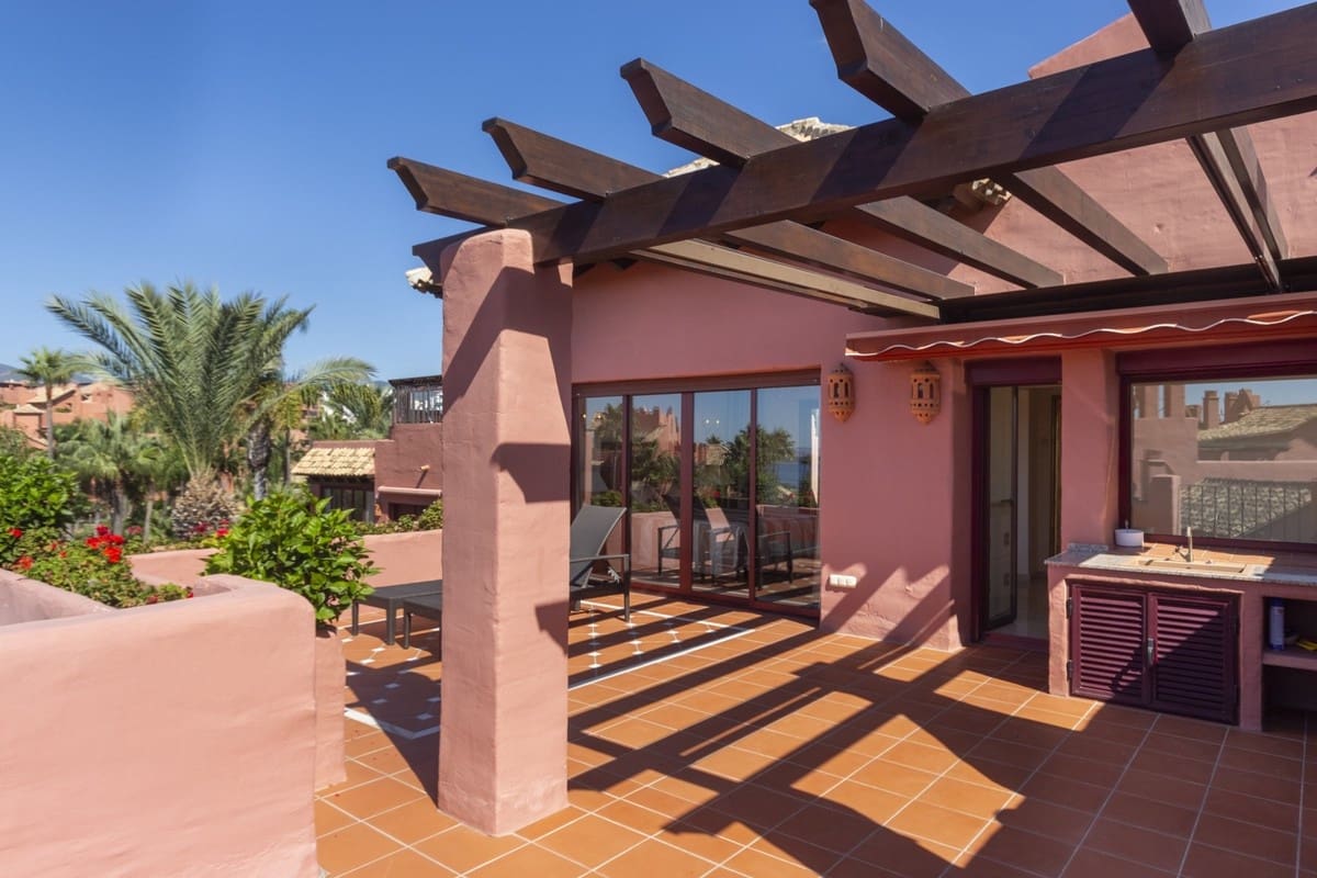 3 Zimmer Penthouse zu verkaufen in Estepona mit Pool Garage - 1.750.000 € (Ref: 9711152)