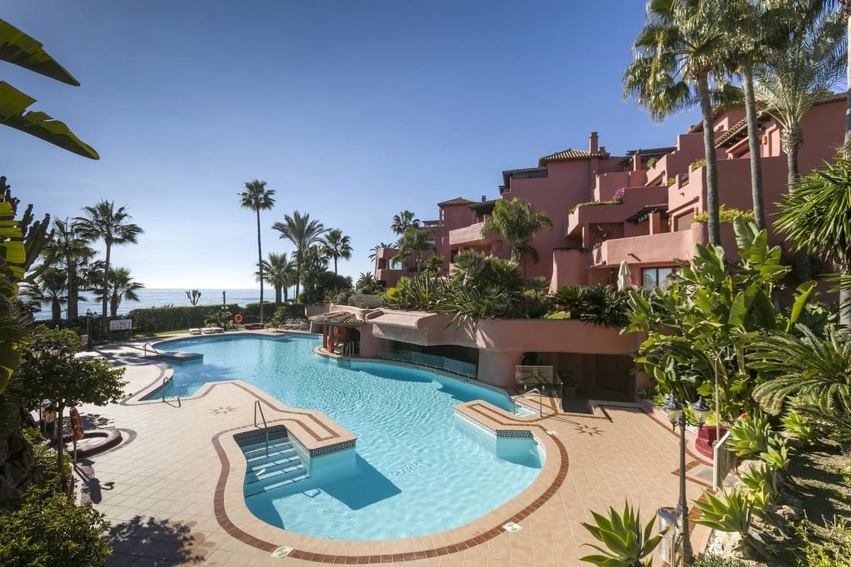 3 Zimmer Penthouse zu verkaufen in Estepona mit Pool Garage - 1.750.000 € (Ref: 9711152)