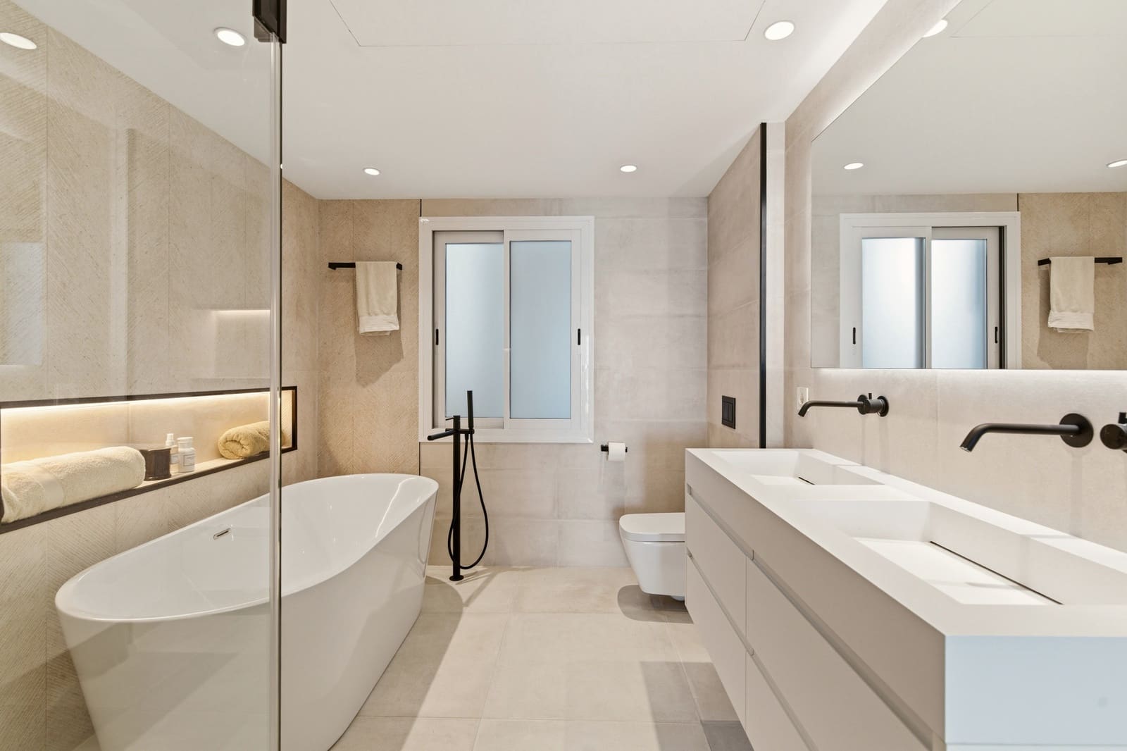 3 makuuhuone Kattohuoneisto myytävänä paikassa Estepona mukana uima-altaan 
autotalli - 1 995 000 € (Ref: 9711153)