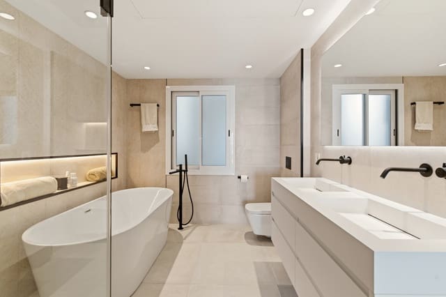 3 makuuhuone Kattohuoneisto myytävänä paikassa El Velerín, Estepona mukana uima-altaan 
autotalli - 1 995 000 € (Ref: 9711153)