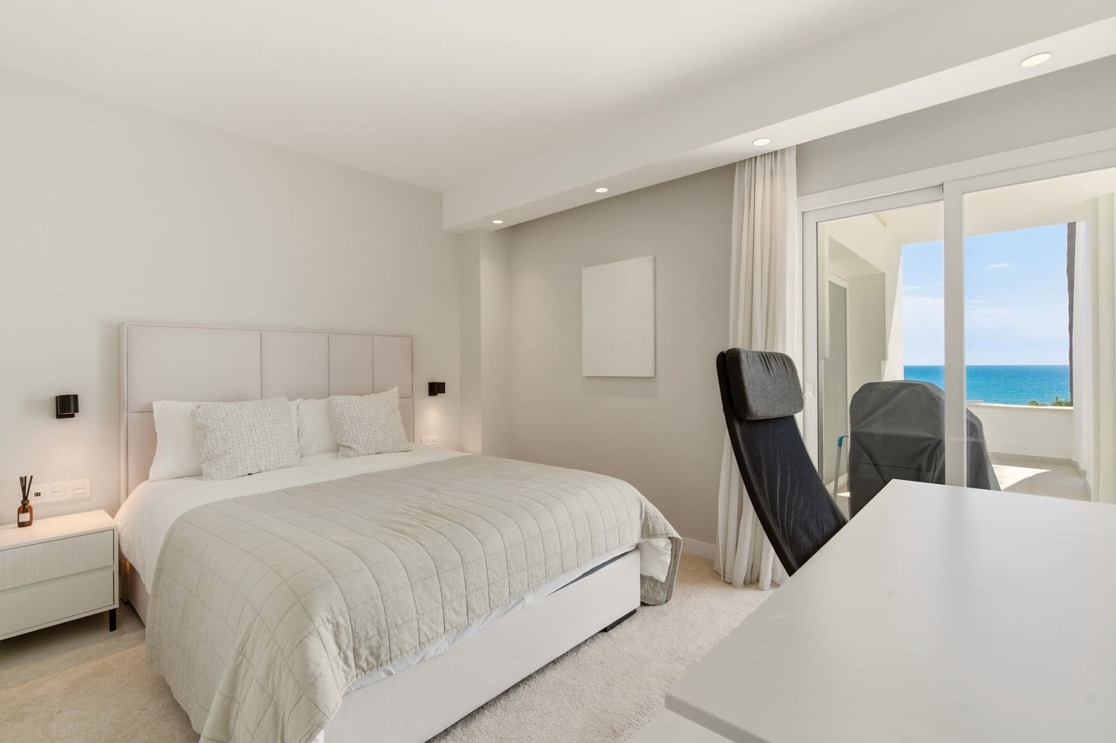 3 makuuhuone Kattohuoneisto myytävänä paikassa Estepona mukana uima-altaan 
autotalli - 1 995 000 € (Ref: 9711153)