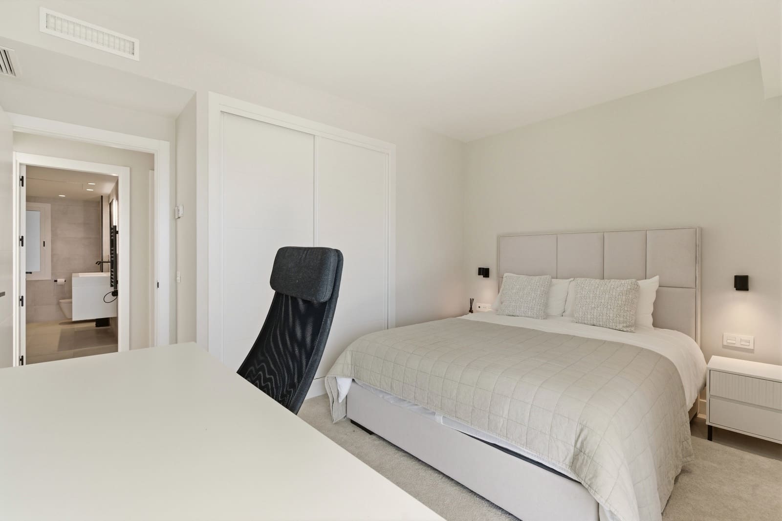 3 makuuhuone Kattohuoneisto myytävänä paikassa Estepona mukana uima-altaan 
autotalli - 1 995 000 € (Ref: 9711153)