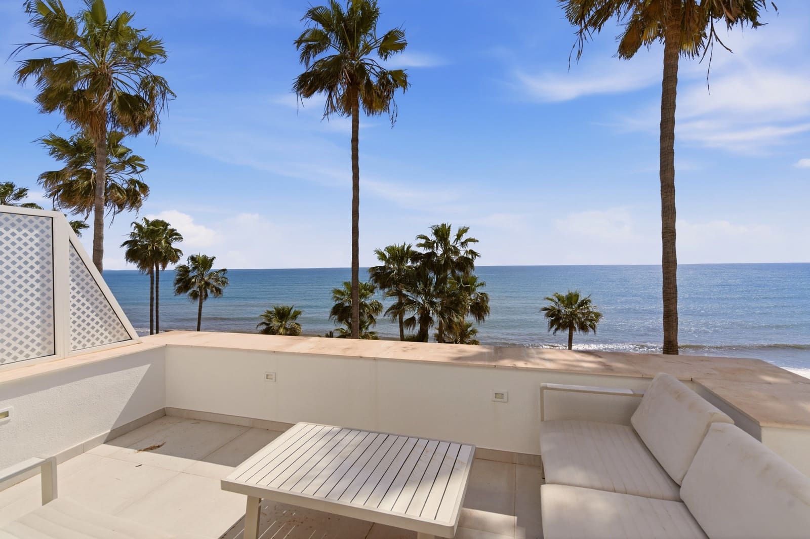 3 makuuhuone Kattohuoneisto myytävänä paikassa Estepona mukana uima-altaan 
autotalli - 1 995 000 € (Ref: 9711153)