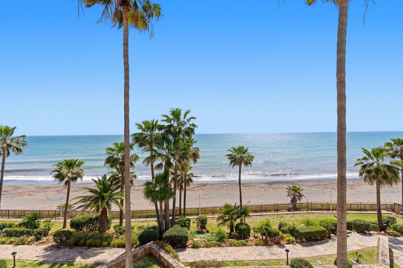 3 makuuhuone Kattohuoneisto myytävänä paikassa Estepona mukana uima-altaan 
autotalli - 1 995 000 € (Ref: 9711153)