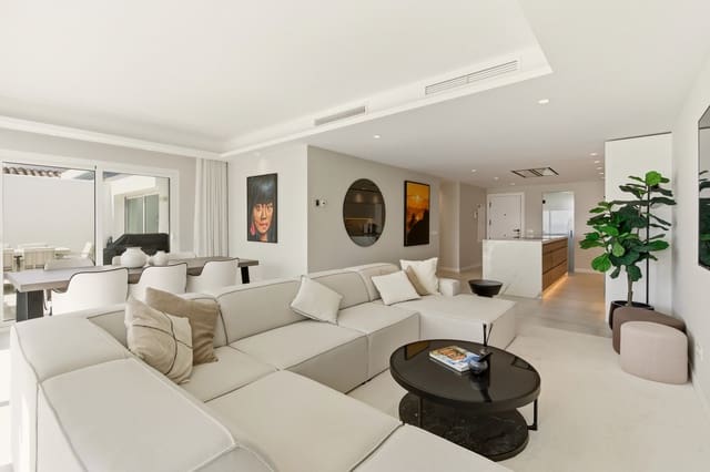 3 chambre Penthouse à vendre à El Velerín, Estepona avec piscine garage - 1 995 000 € (Ref: 9711153)