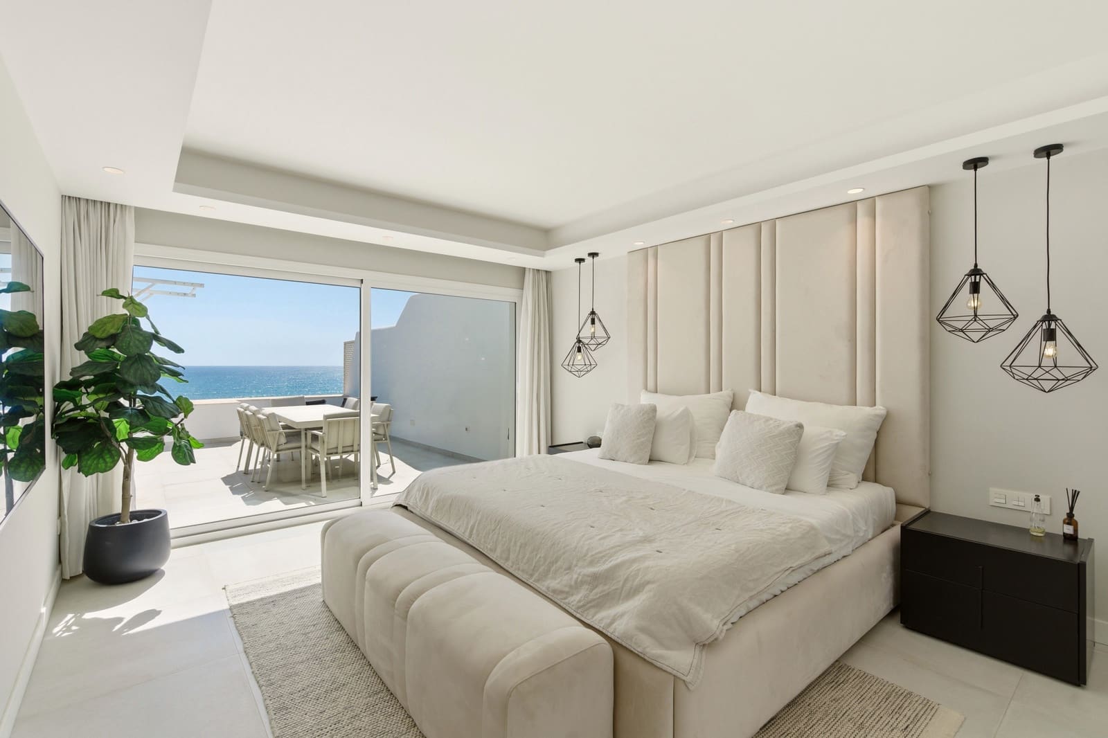 3 bedroom Penthouse for sale in Estepona with pool garage - € 1,995,000 (Ref: 9711153)