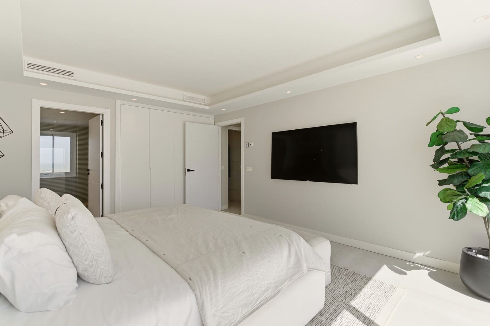 3 bedroom Penthouse for sale in Estepona with pool garage - € 1,995,000 (Ref: 9711153)