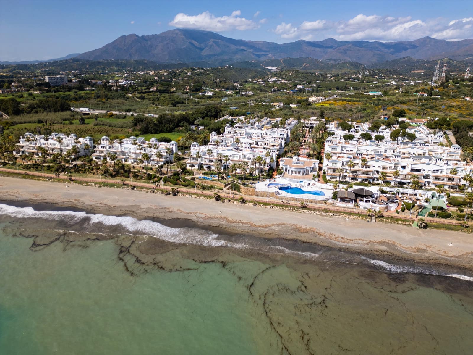 3 bedroom Penthouse for sale in Estepona with pool garage - € 1,995,000 (Ref: 9711153)