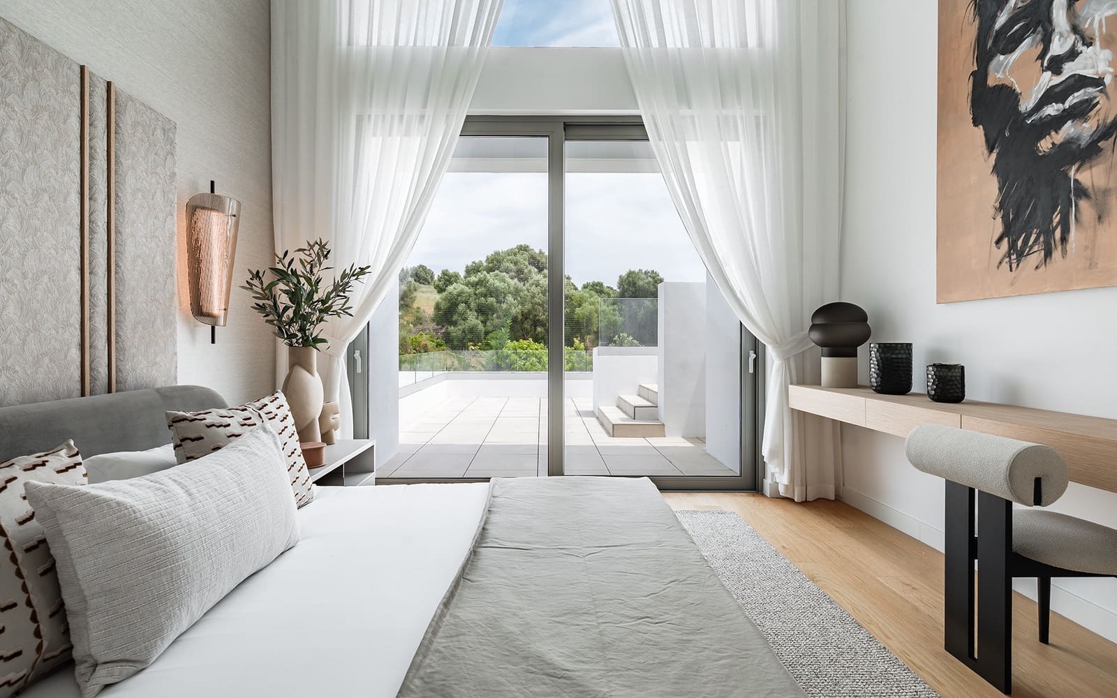 5 bedroom Villa for sale in El Paraiso with pool garage - € 2,485,000 (Ref: 9726431)