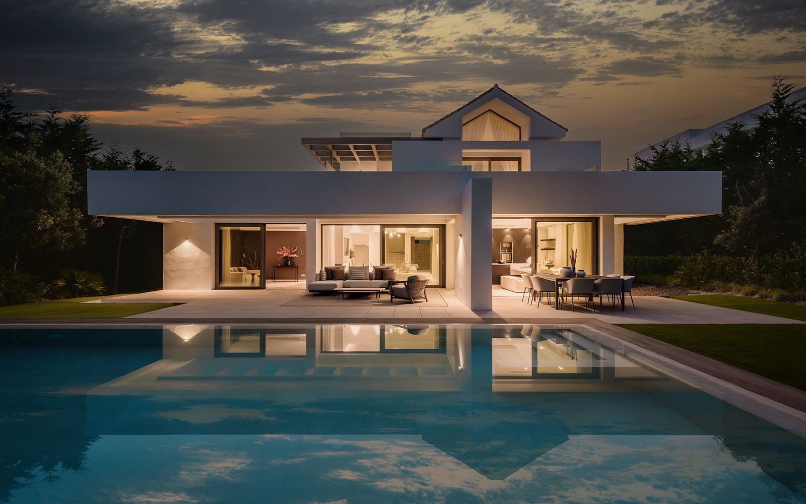 5 bedroom Villa for sale in El Paraiso with pool garage - € 2,485,000 (Ref: 9726431)