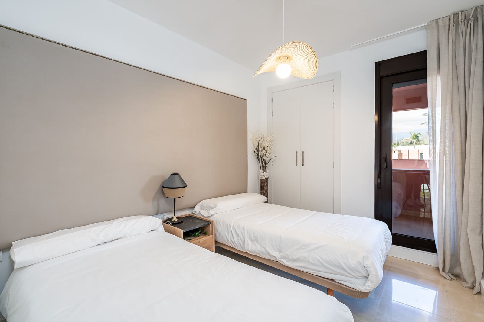 3 chambre Appartement à vendre à Estepona avec piscine garage - 730 000 € (Ref: 9731881)