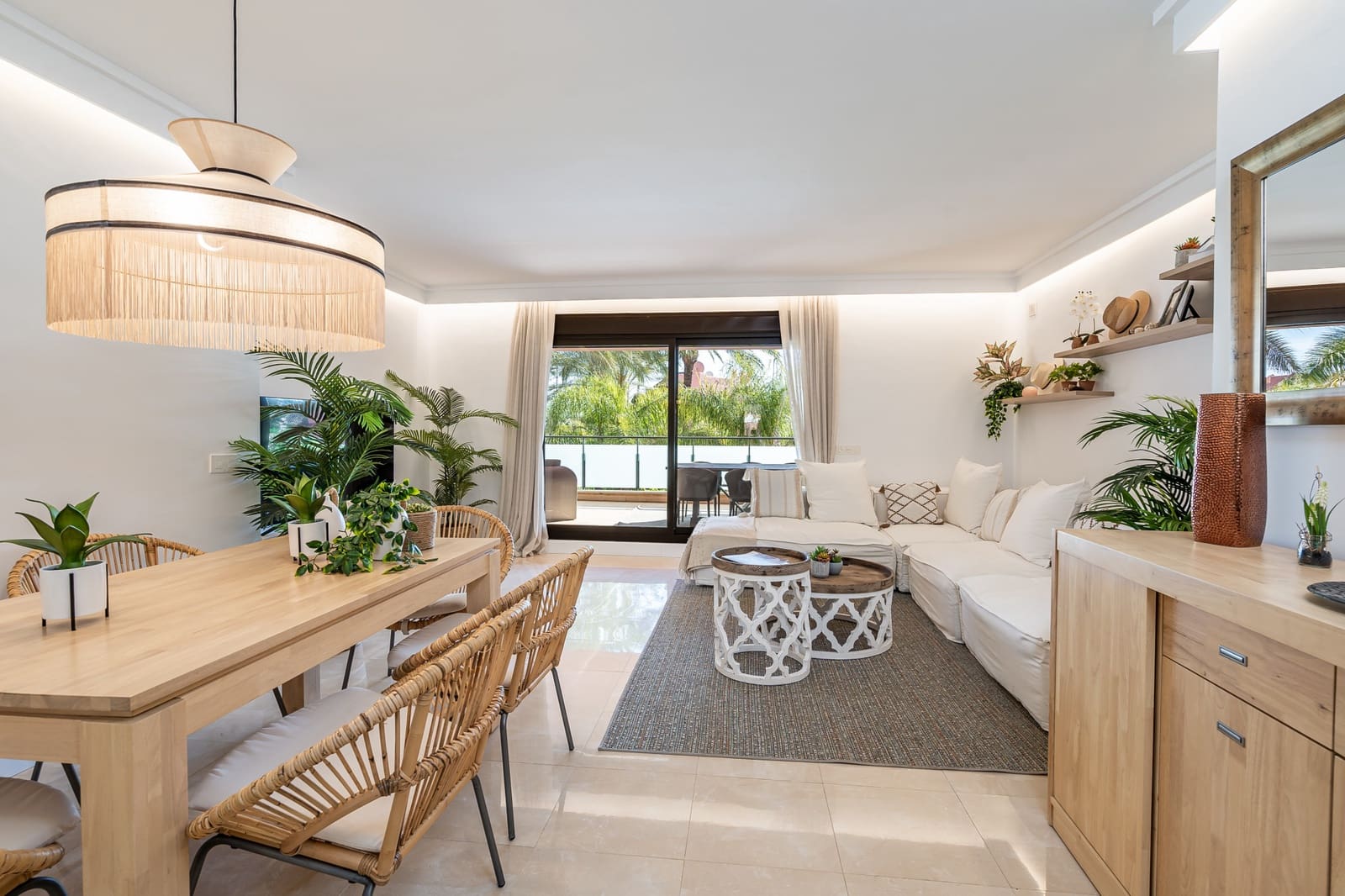 3 chambre Appartement à vendre à Estepona avec piscine garage - 730 000 € (Ref: 9731881)