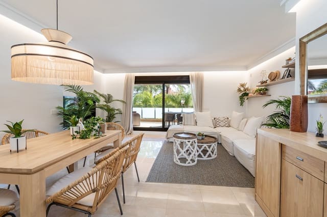 Apartamento de 3 habitaciones en Estepona en venta con piscina garaje - 730.000 € (Ref: 9731881)