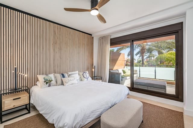 Apartamento de 3 habitaciones en Estepona en venta con piscina garaje - 730.000 € (Ref: 9731881)