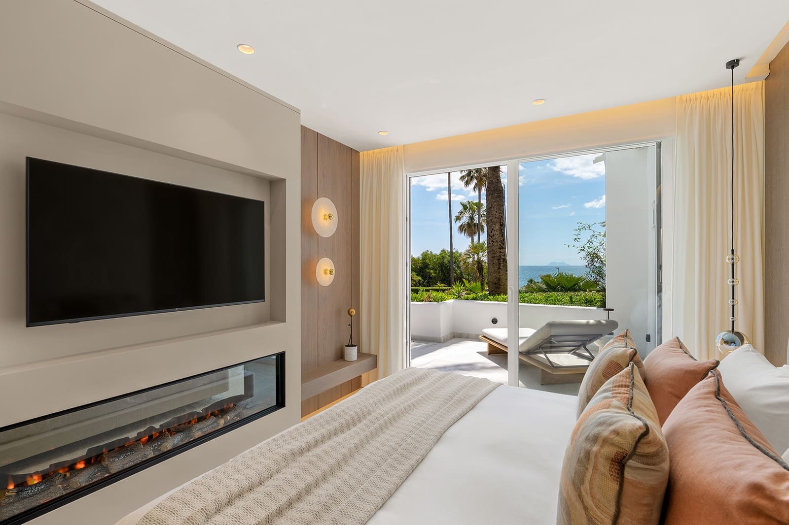 3 slaapkamer Appartement te koop in Estepona met zwembad - € 2.995.000 (Ref: 9731882)