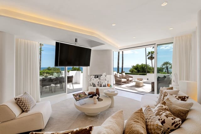 3 chambre Appartement à vendre à Zona de Punta Plata, Estepona avec piscine - 2 995 000 € (Ref: 9731882)