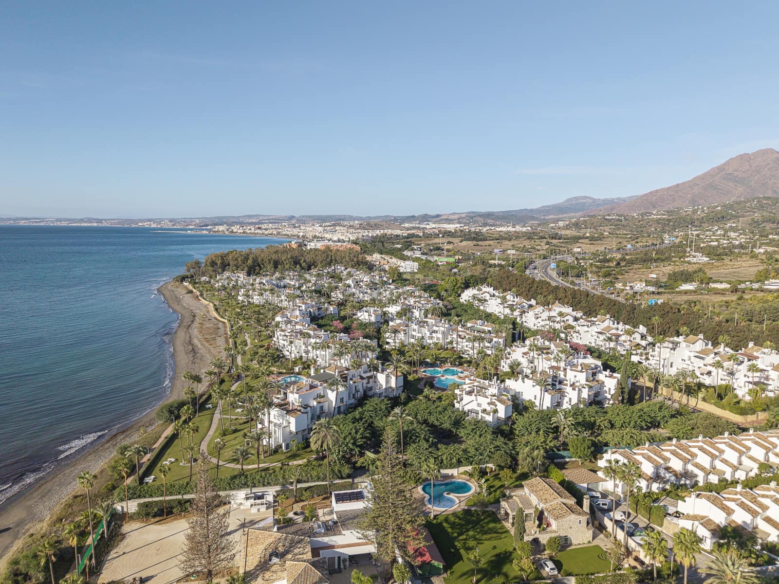 3 bedroom Apartment for sale in Estepona with pool - € 2,995,000 (Ref: 9731882)