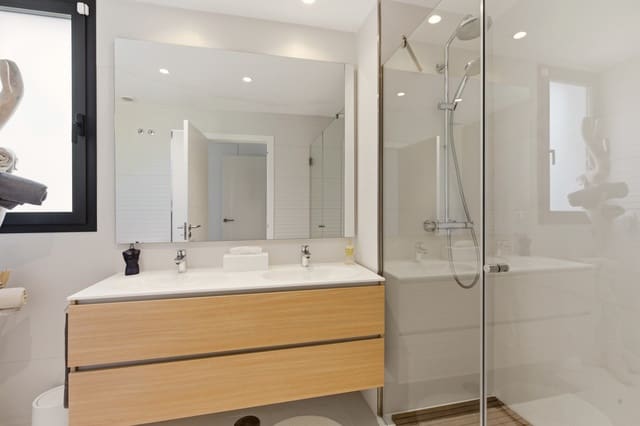 2 chambre Appartement à vendre à Atalaya-Isdabe, Estepona avec piscine garage - 670 000 € (Ref: 9738375)
