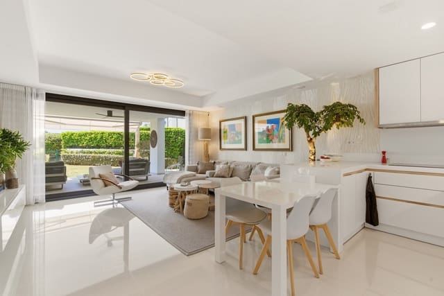 2 chambre Appartement à vendre à Atalaya-Isdabe, Estepona avec piscine garage - 670 000 € (Ref: 9738375)