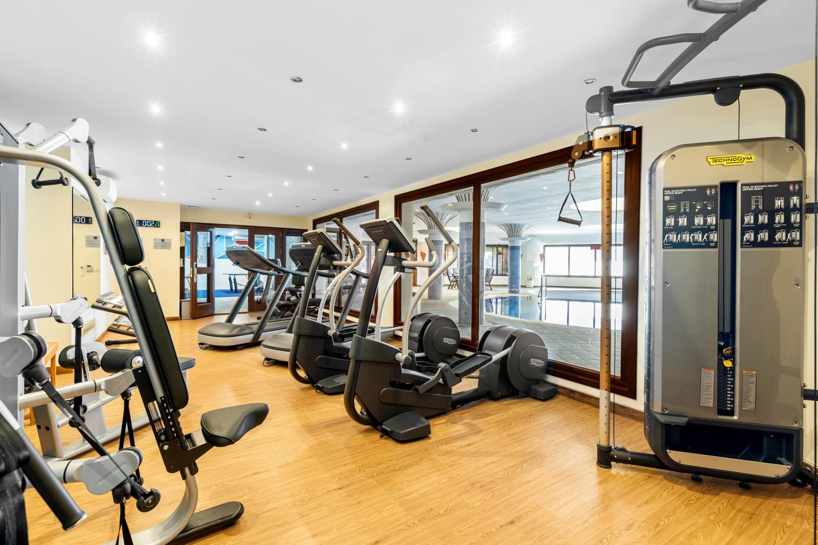 3 sypialnia Penthouse na sprzedaż w Guadalmansa z basenem garażem - 4 995 000 € (Ref: 9780308)