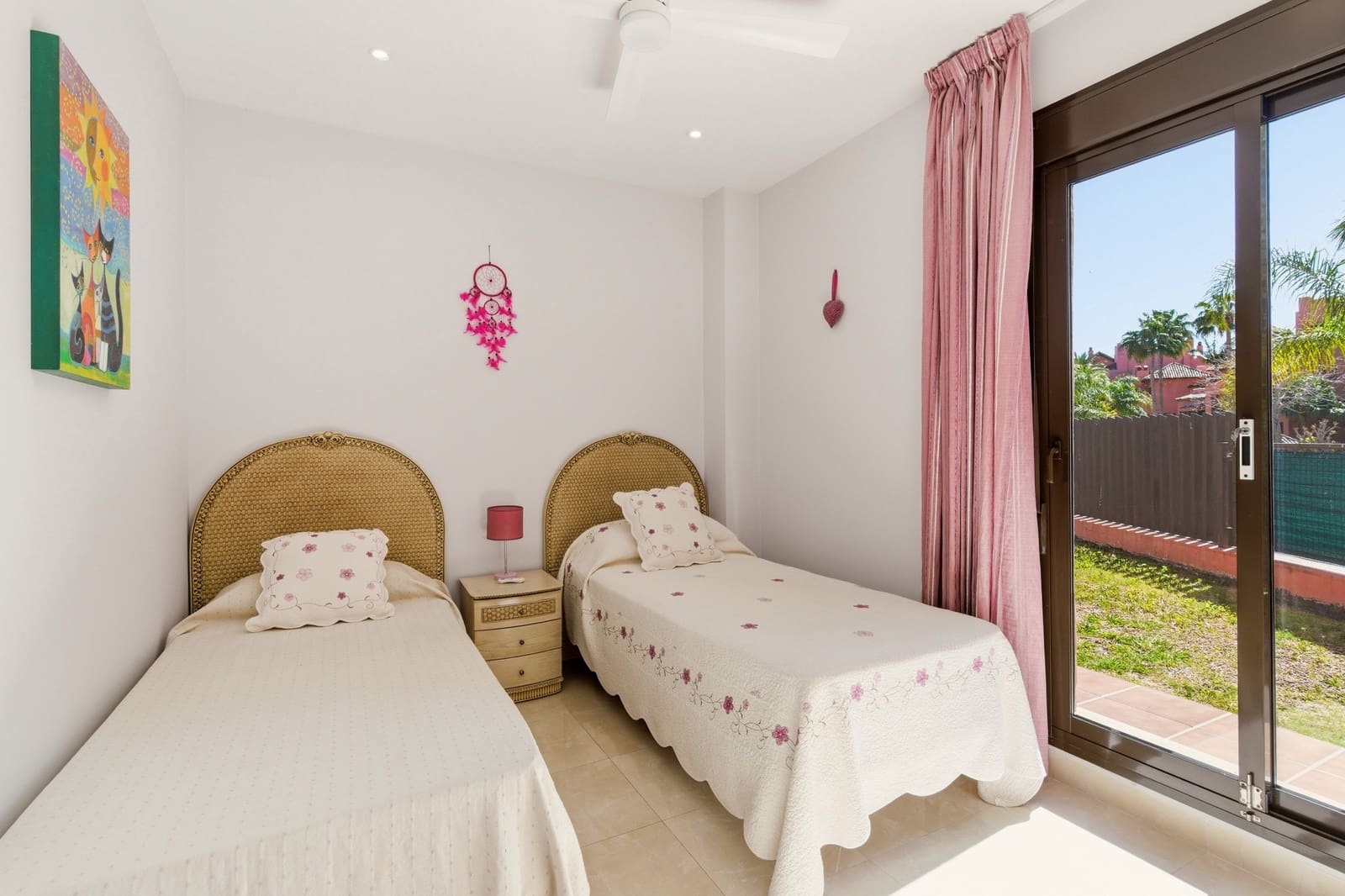 3 quarto Apartamento para venda em Estepona com piscina garagem - 680 000 € (Ref: 9783173)