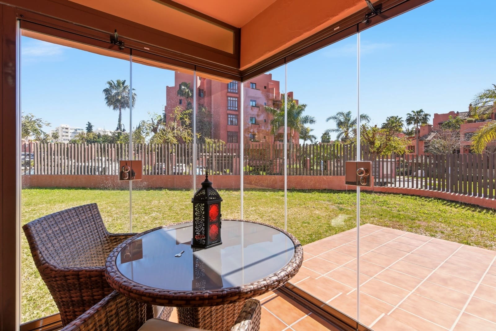 3 quarto Apartamento para venda em Estepona com piscina garagem - 680 000 € (Ref: 9783173)