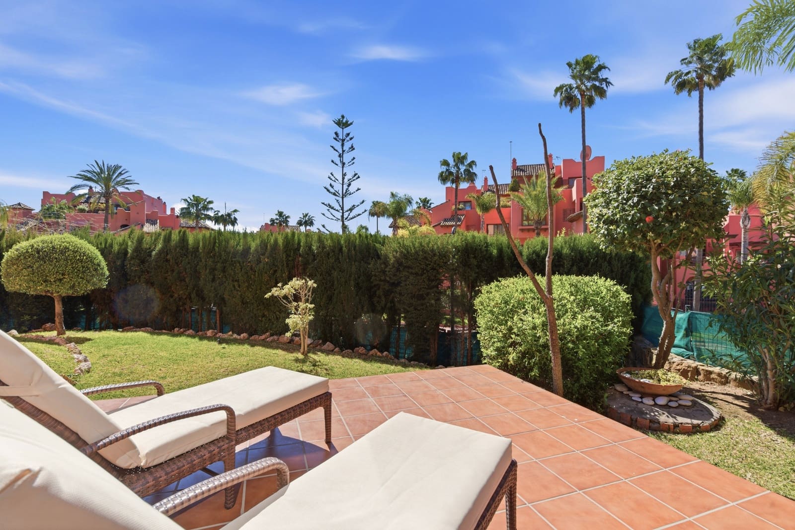3 soverom Leilighet til salgs i Estepona med svømmebasseng garasje - € 680 000 (Ref: 9783173)