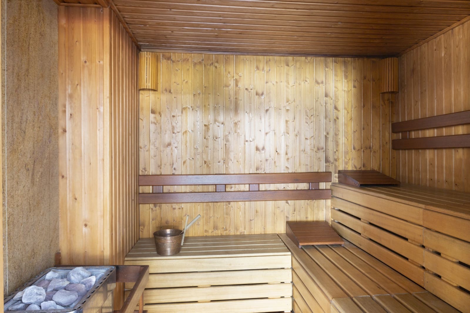 3 sypialnia Penthouse na sprzedaż w Estepona z basenem garażem - 3 350 000 € (Ref: 9788251)