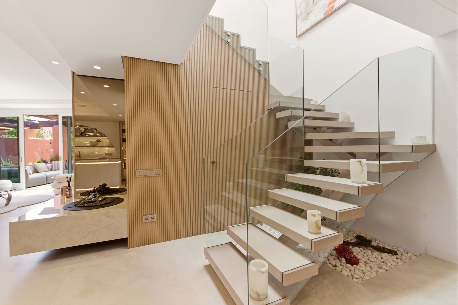 3 sypialnia Penthouse na sprzedaż w Estepona z basenem garażem - 3 350 000 € (Ref: 9788251)