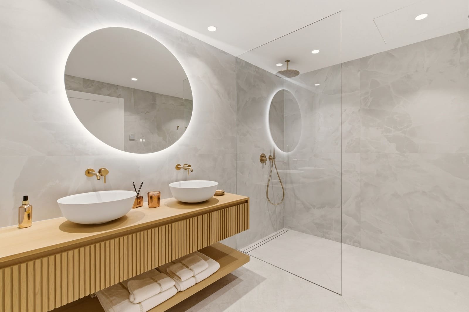 3 sypialnia Penthouse na sprzedaż w Estepona z basenem garażem - 3 350 000 € (Ref: 9788251)