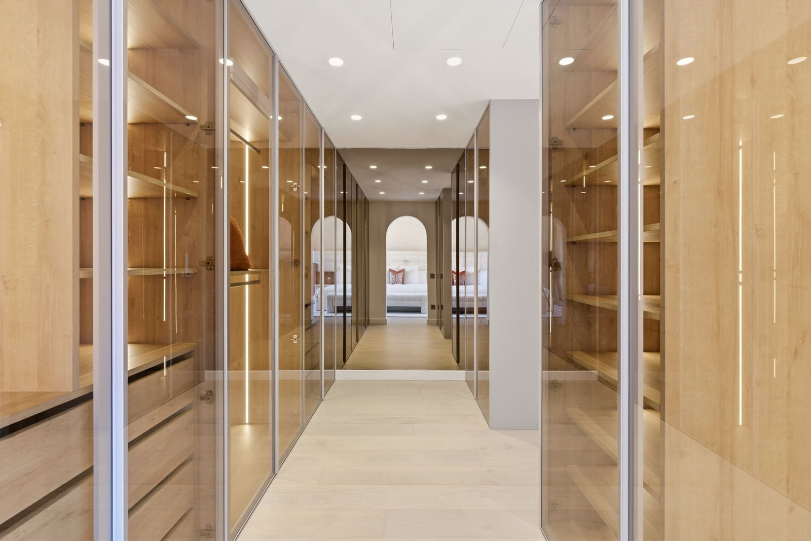 3 sypialnia Penthouse na sprzedaż w Estepona z basenem garażem - 3 350 000 € (Ref: 9788251)