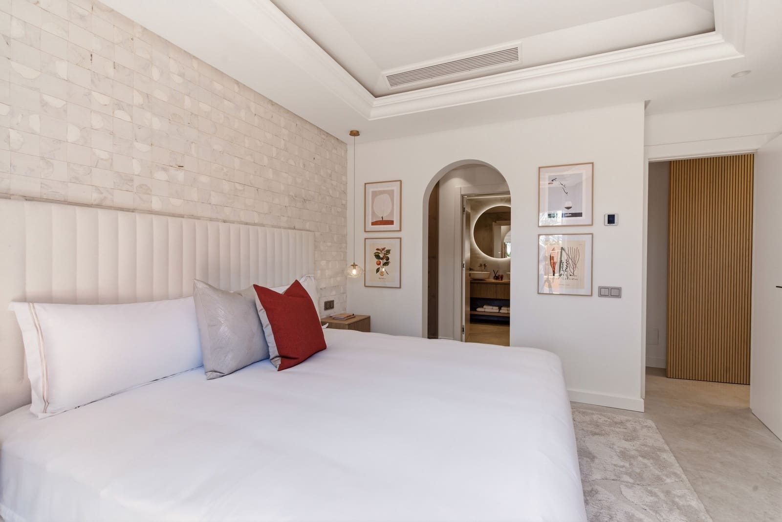 3 sypialnia Penthouse na sprzedaż w Estepona z basenem garażem - 3 350 000 € (Ref: 9788251)