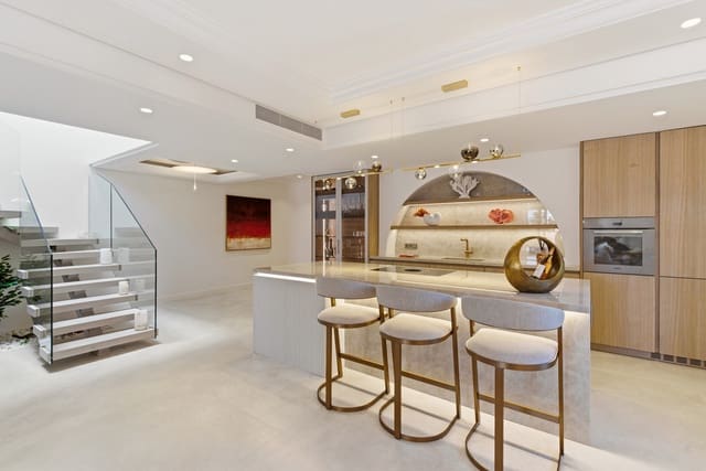 3 sypialnia Penthouse na sprzedaż w Guadalmansa, Estepona z basenem garażem - 3 350 000 € (Ref: 9788251)