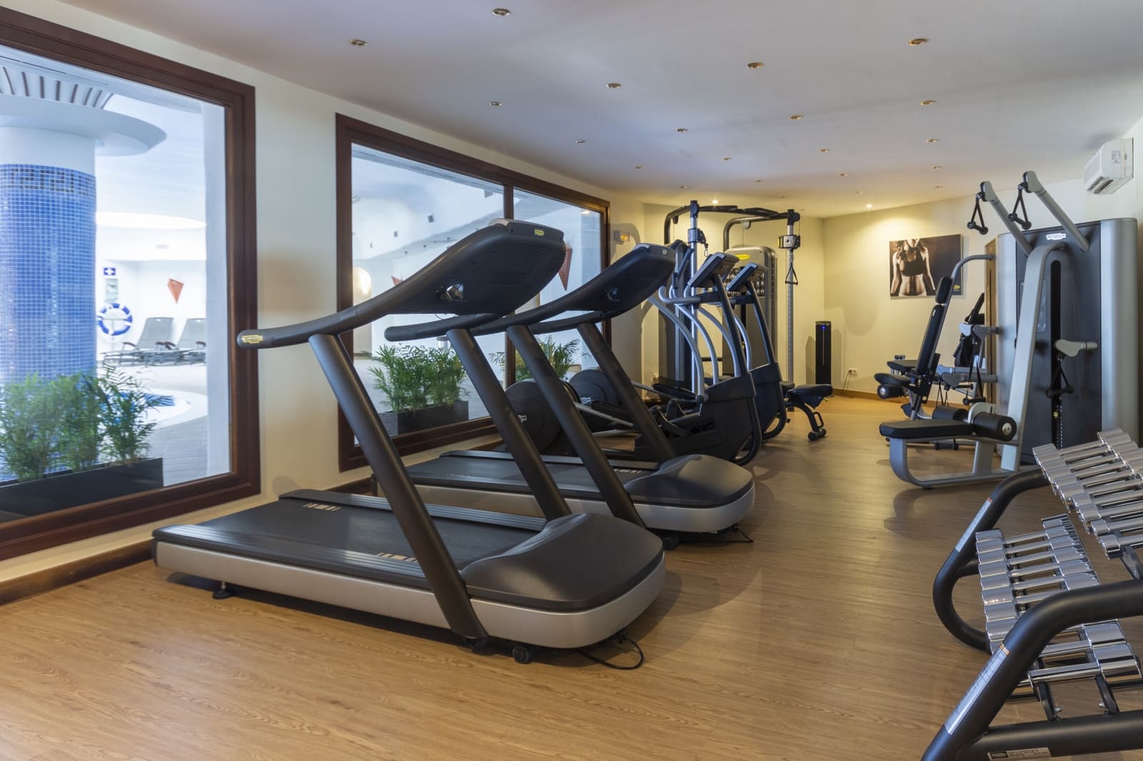 3 sypialnia Penthouse na sprzedaż w Estepona z basenem garażem - 3 350 000 € (Ref: 9788251)