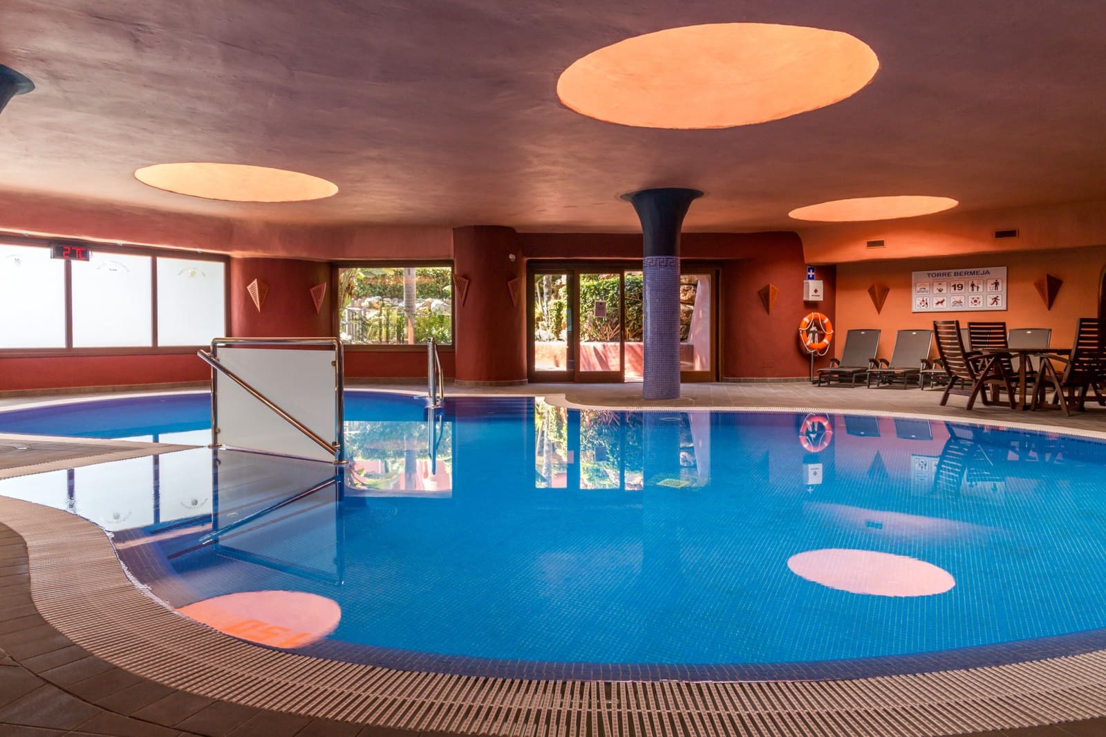 3 sypialnia Penthouse na sprzedaż w Estepona z basenem garażem - 3 350 000 € (Ref: 9788251)