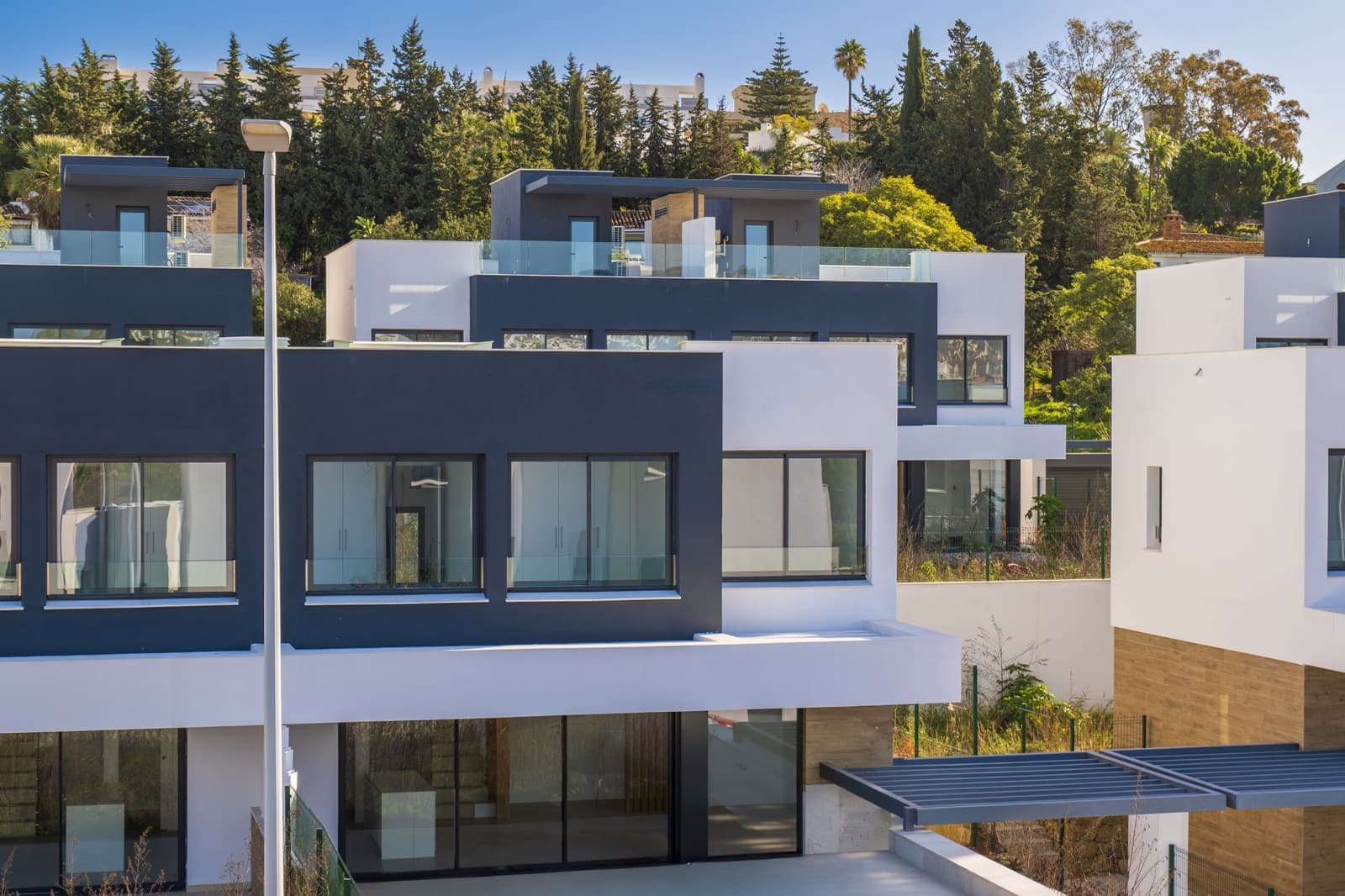 3 Zimmer Doppelhaus zu verkaufen in Atalaya-Isdabe mit Pool Garage - 1.050.000 € (Ref: 9807847)