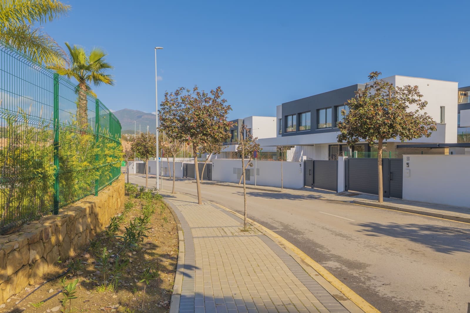 3 Zimmer Doppelhaus zu verkaufen in Atalaya-Isdabe mit Pool Garage - 1.050.000 € (Ref: 9807847)