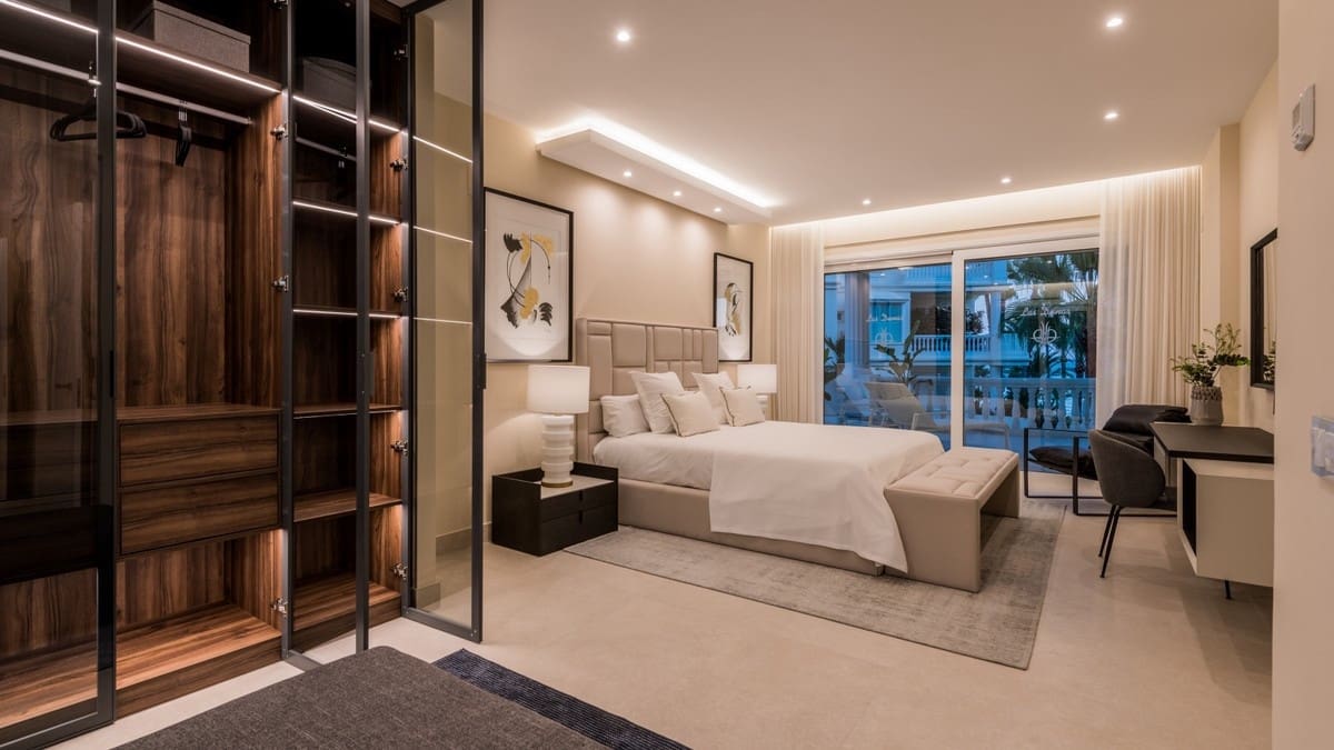 3 chambre Appartement à vendre à Estepona avec piscine garage - 3 800 000 € (Ref: 9828827)