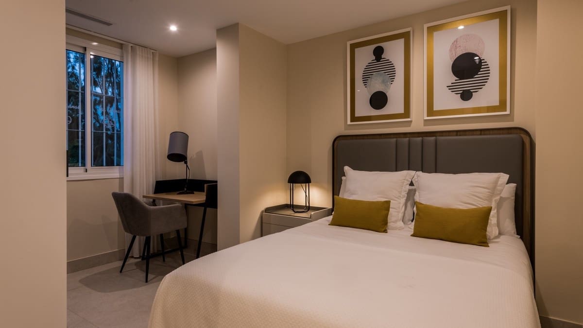 3 chambre Appartement à vendre à Estepona avec piscine garage - 3 800 000 € (Ref: 9828827)