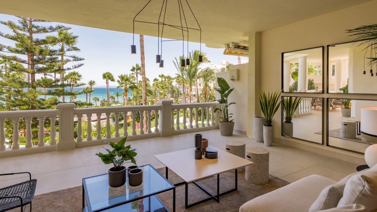 3 chambre Appartement à vendre à Estepona avec piscine garage - 3 800 000 € (Ref: 9828827)
