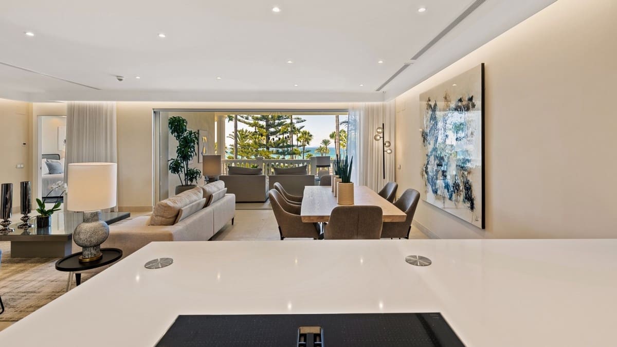 3 bedroom Apartment for sale in Estepona with pool garage - € 3,800,000 (Ref: 9828827)